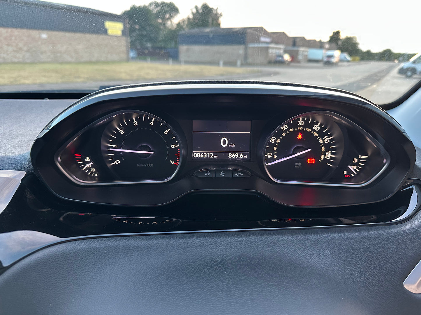 PEUGEOT 208 1.2 VTi Allure 5dr
