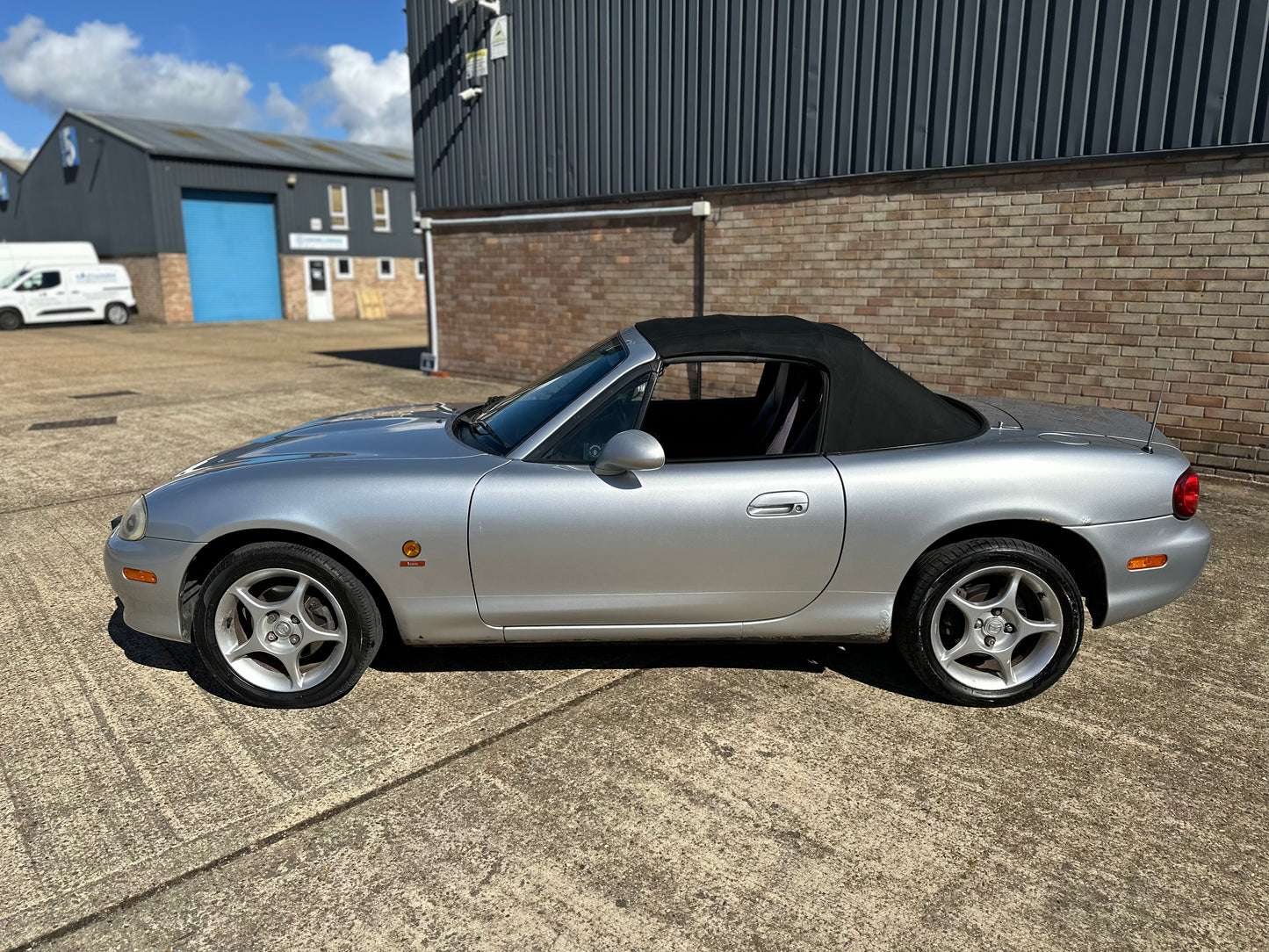 Mazda MX5 1.6i Icon 2dr