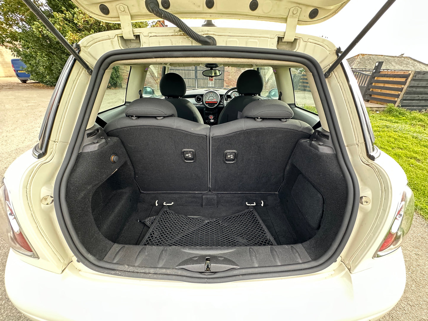 MINI HATCHBACK 1.6 One 3dr