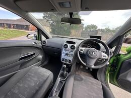 Vauxhall Corsa 1.4 16V Exclusiv Euro 5 3dr (A/C)