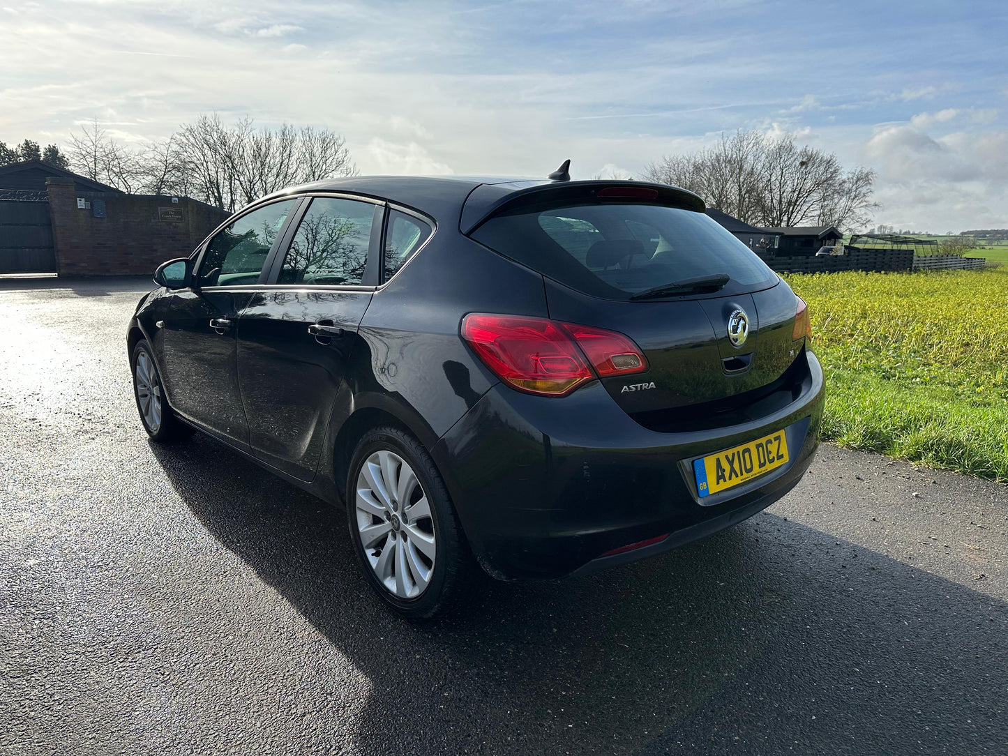 VAUXHALL ASTRA 1.4T 16V SRi 5dr