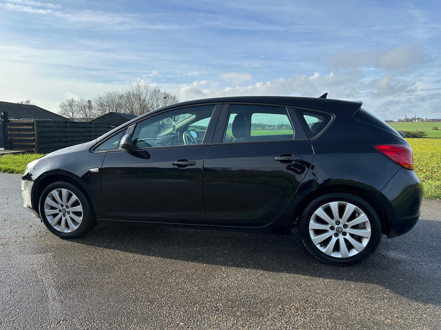 VAUXHALL ASTRA 1.4T 16V SRi 5dr