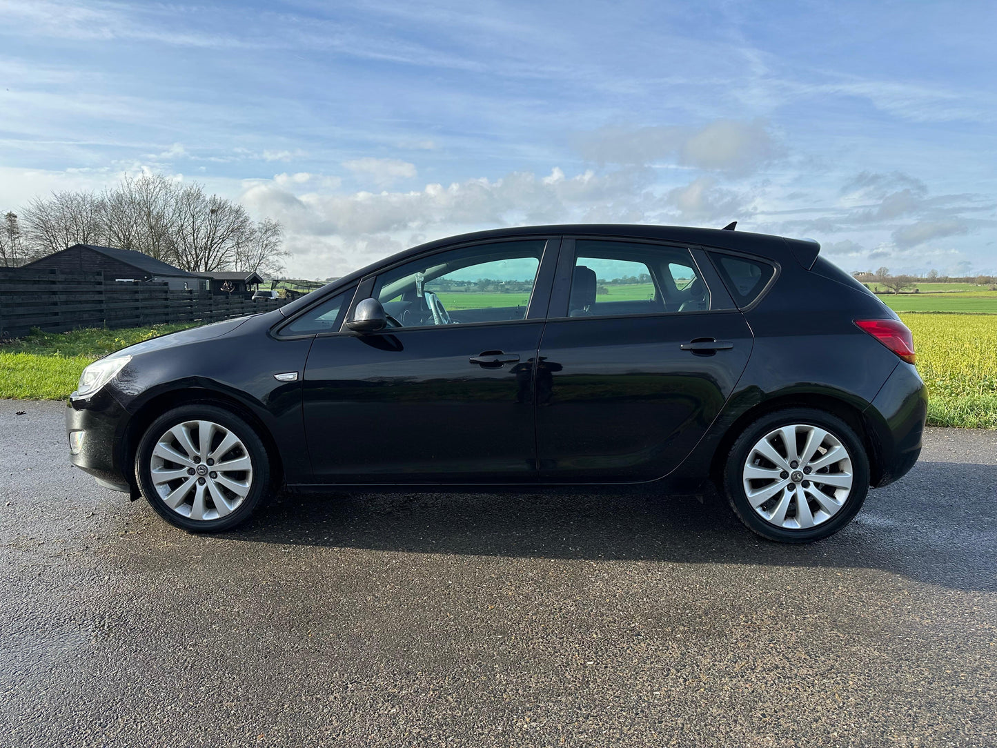 VAUXHALL ASTRA 1.4T 16V SRi 5dr