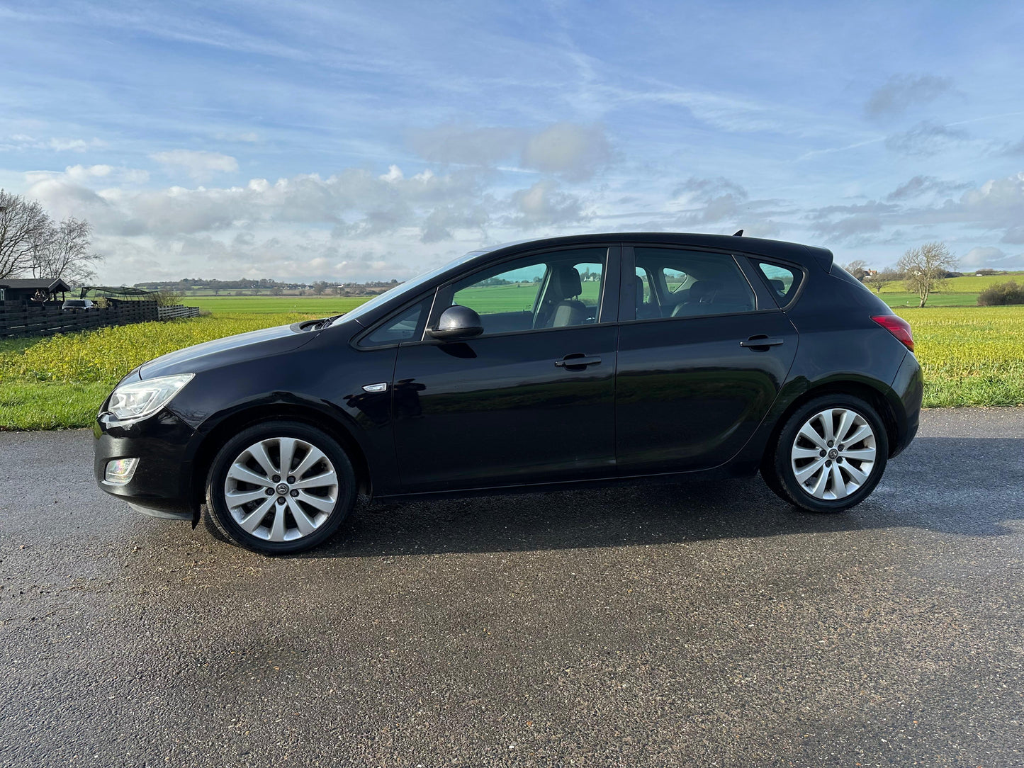 VAUXHALL ASTRA 1.4T 16V SRi 5dr