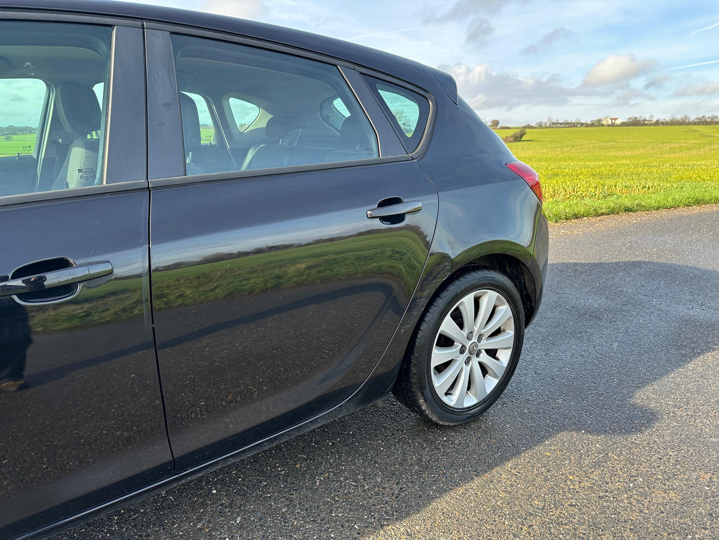 VAUXHALL ASTRA 1.4T 16V SRi 5dr