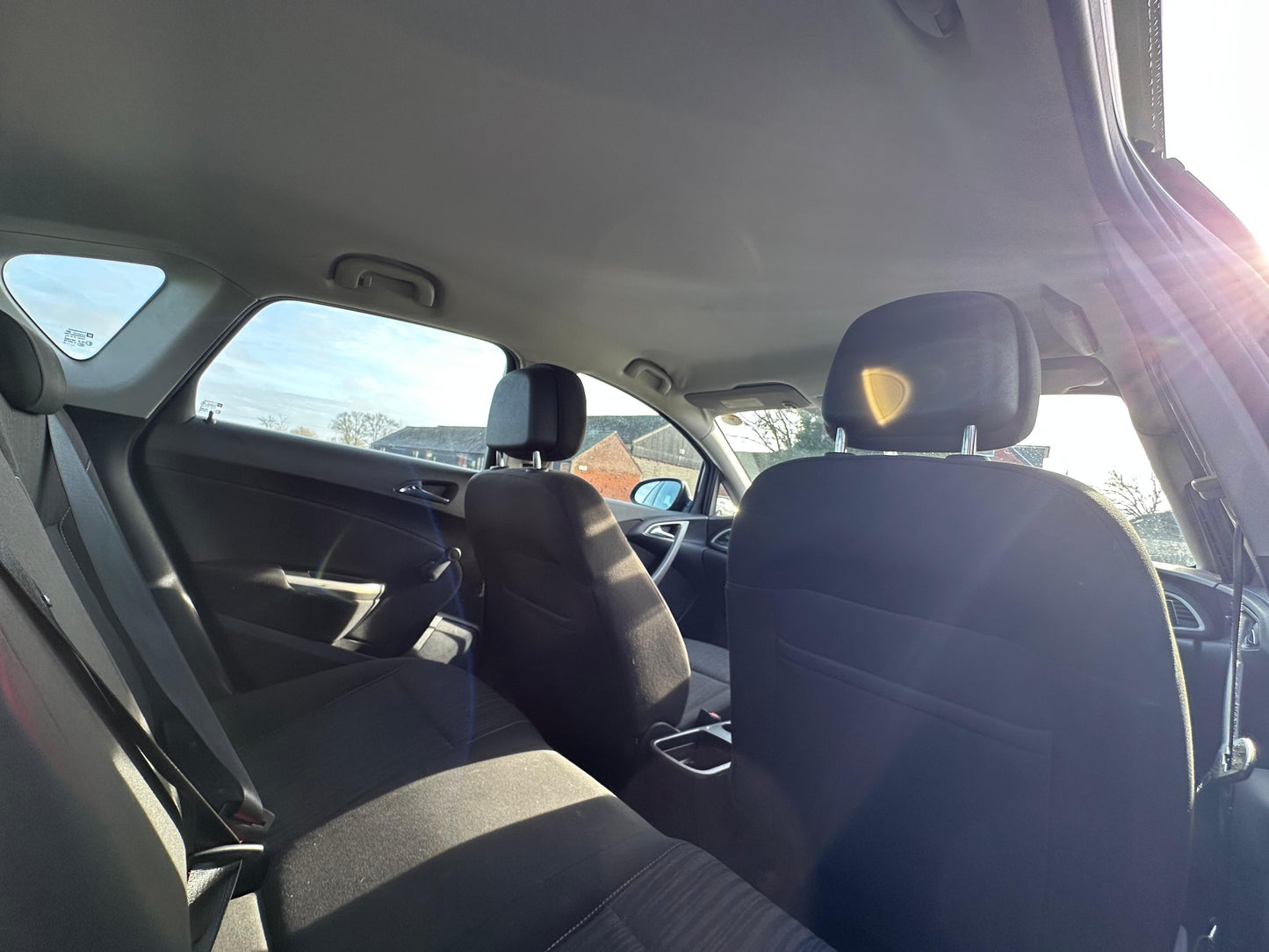 VAUXHALL ASTRA 1.4T 16V SRi 5dr