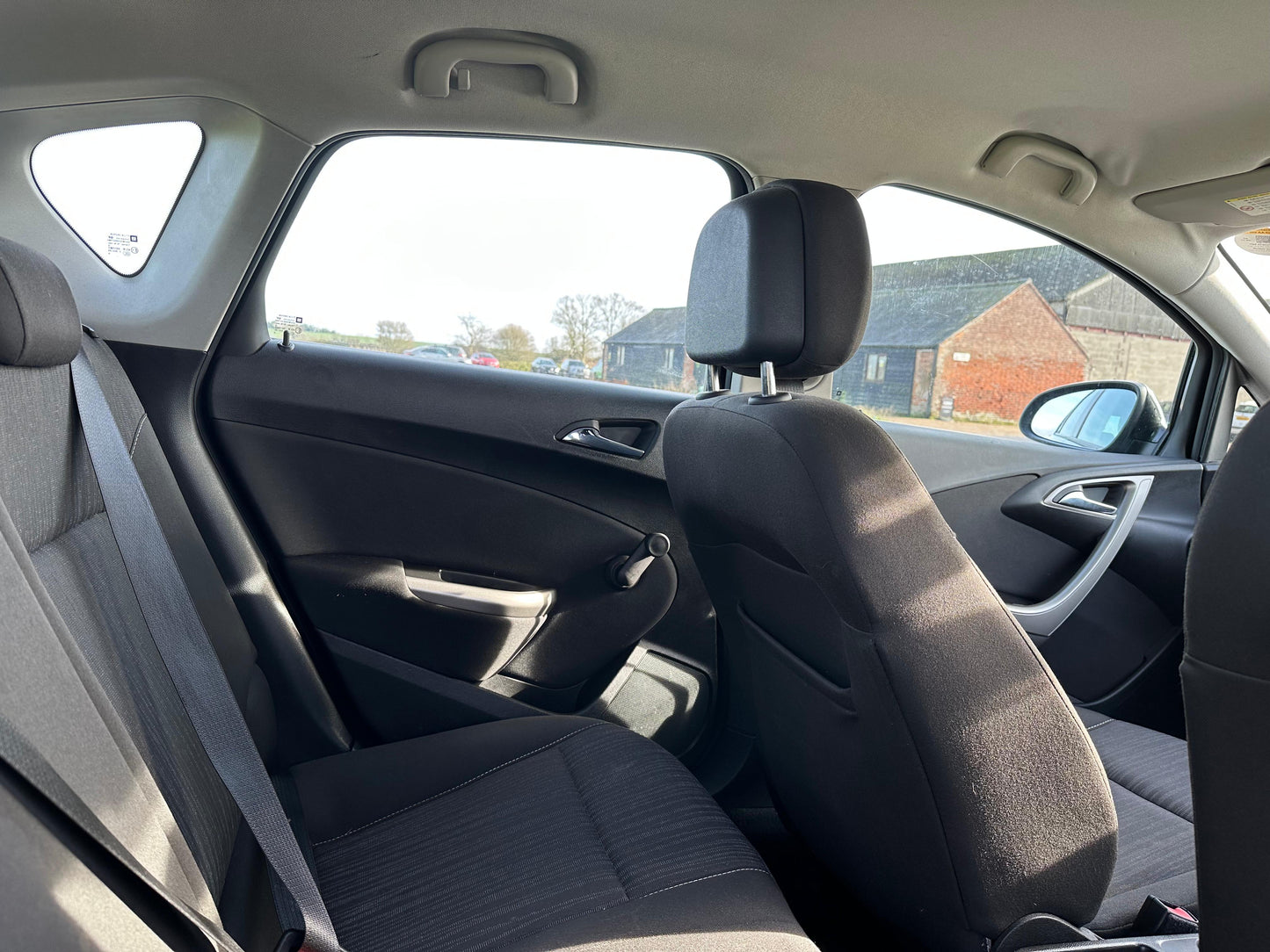 VAUXHALL ASTRA 1.4T 16V SRi 5dr