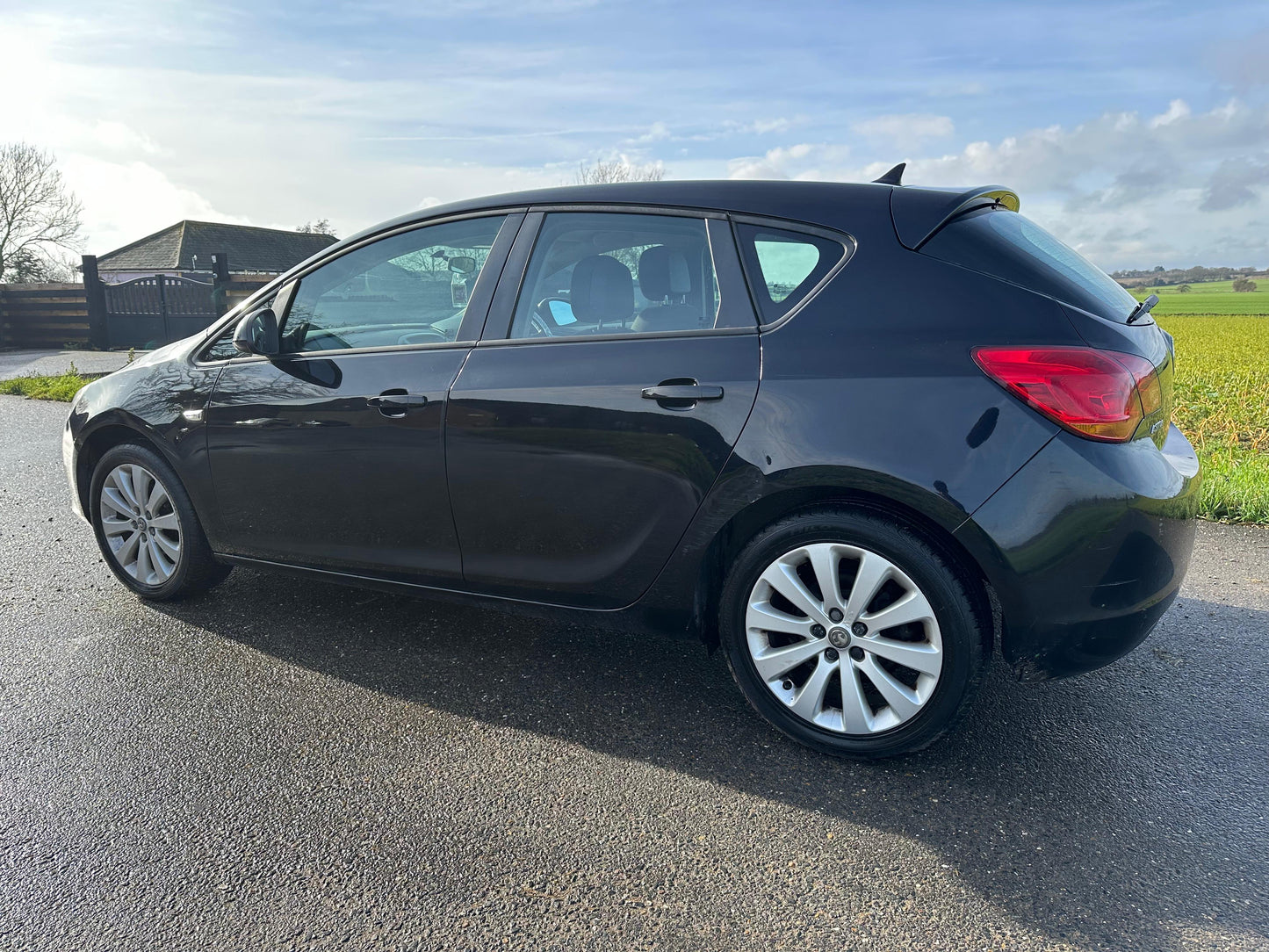 VAUXHALL ASTRA 1.4T 16V SRi 5dr