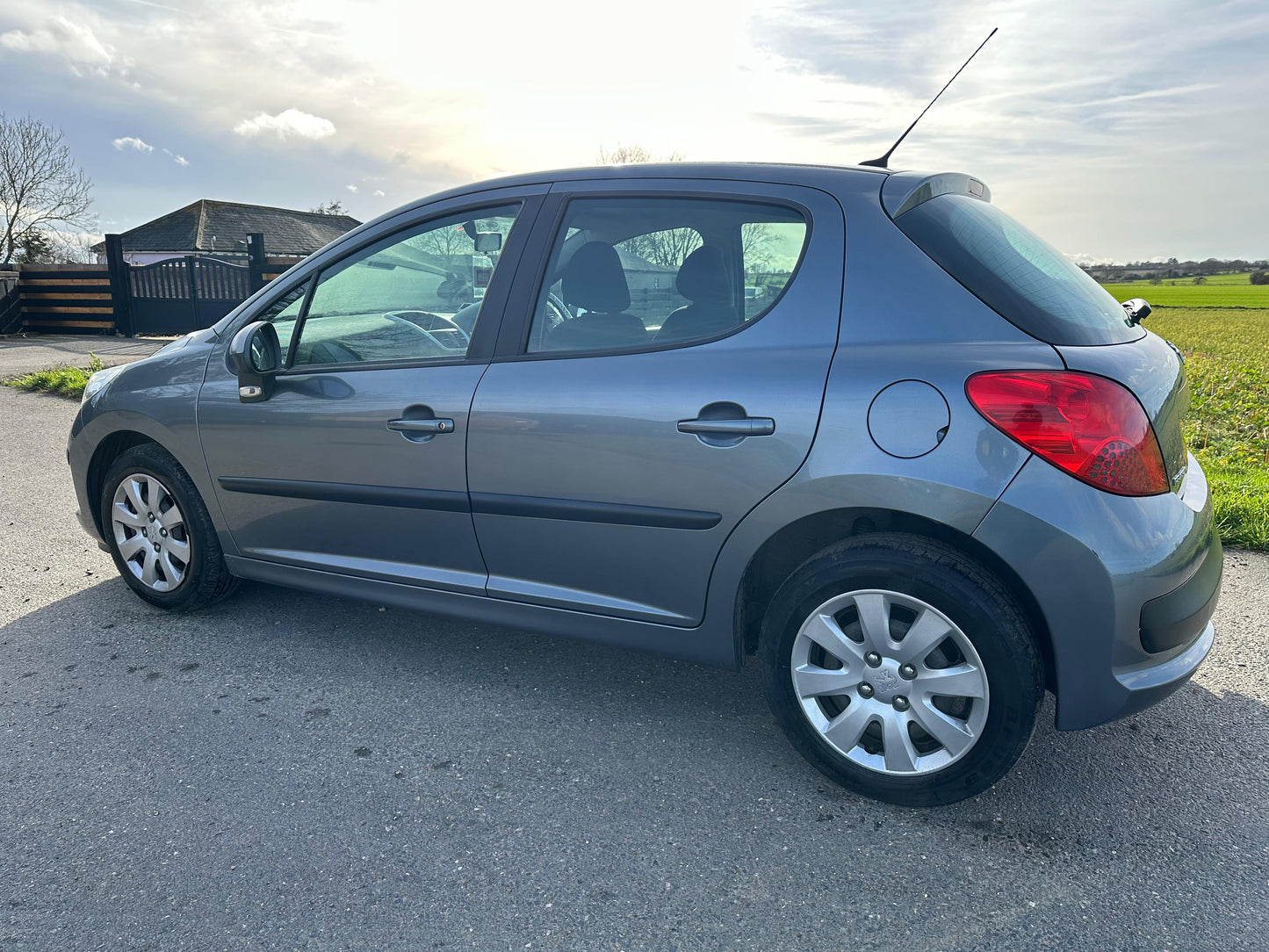 2009 Peugeot 207 1.4 VTi S 5dr