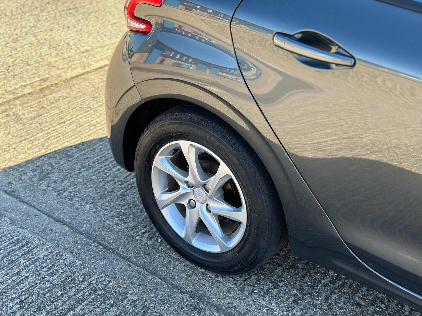 Peugeot 208 1.2 VTi Active Hatchback 5dr