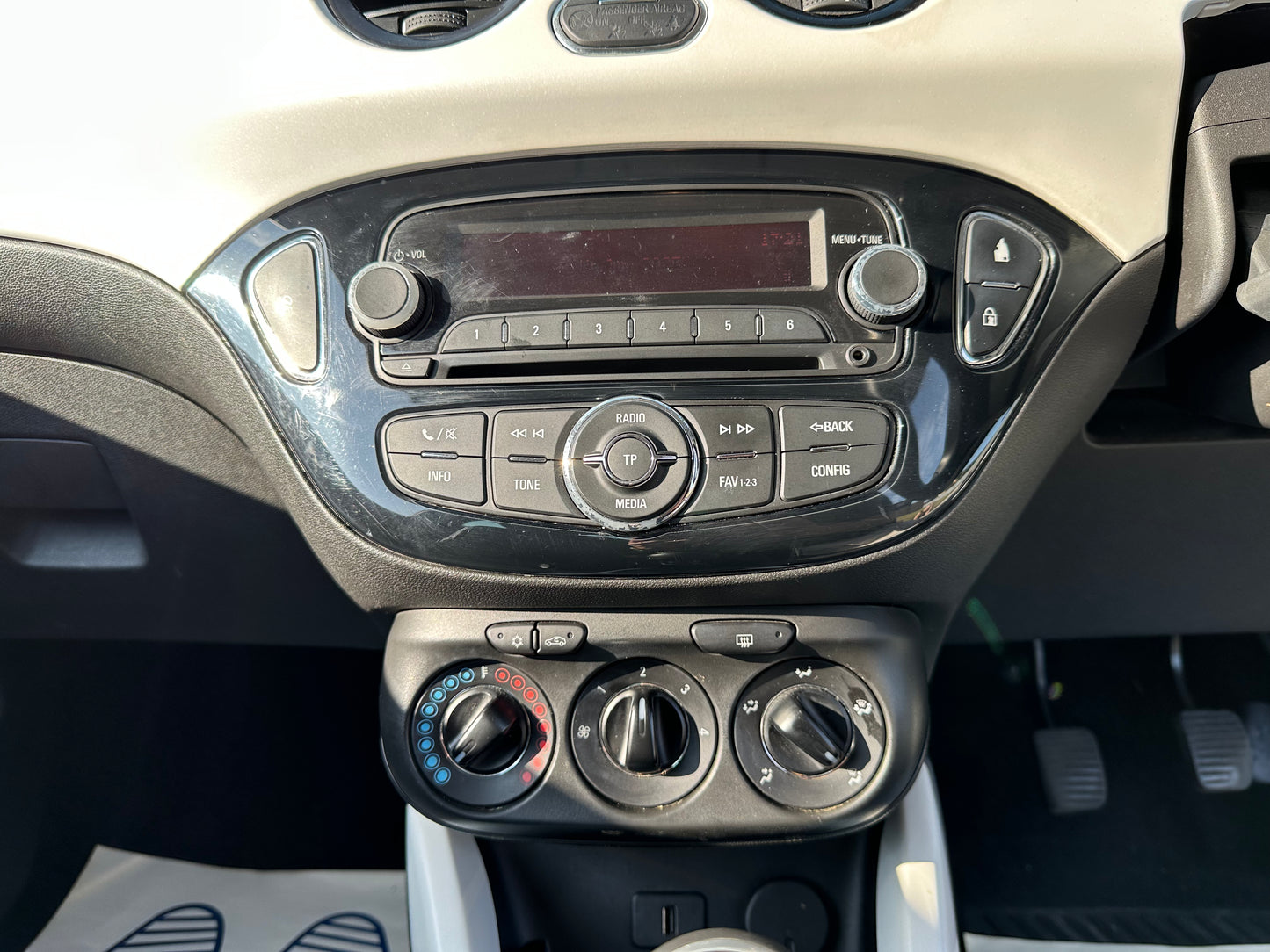 VAUXHALL ADAM 1.2i Jam 3dr