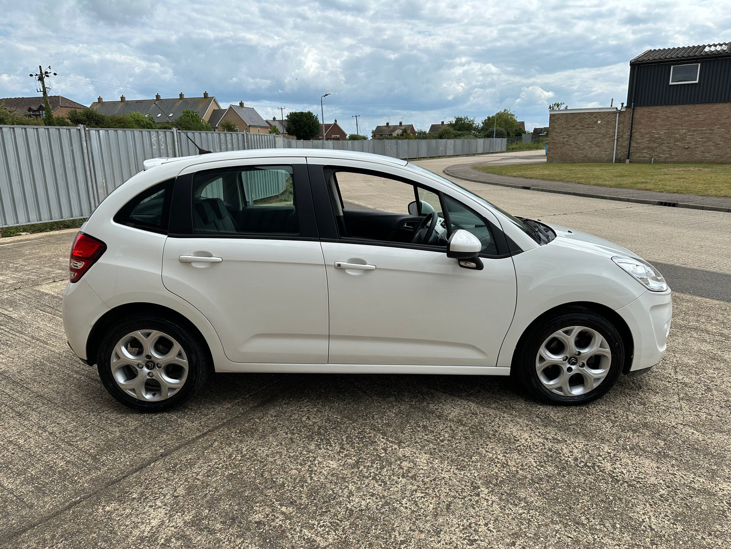 CITROEN C3 1.4i White 5dr