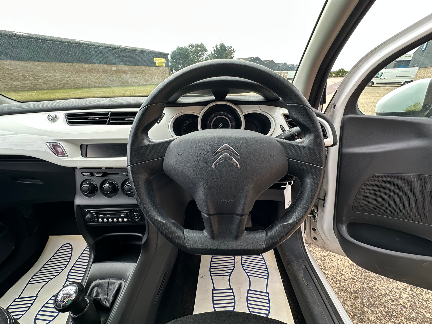 CITROEN C3 1.4i White 5dr