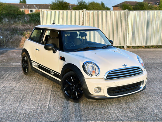 MINI HATCHBACK 1.6 One 3dr