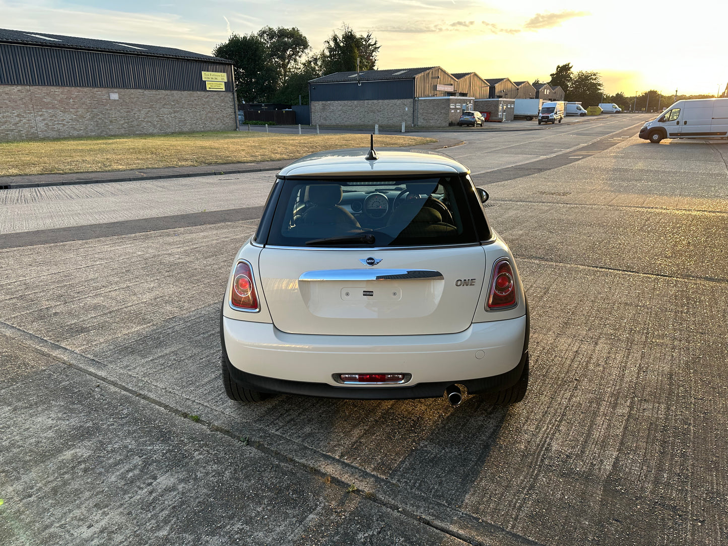MINI HATCHBACK 1.6 One 3dr