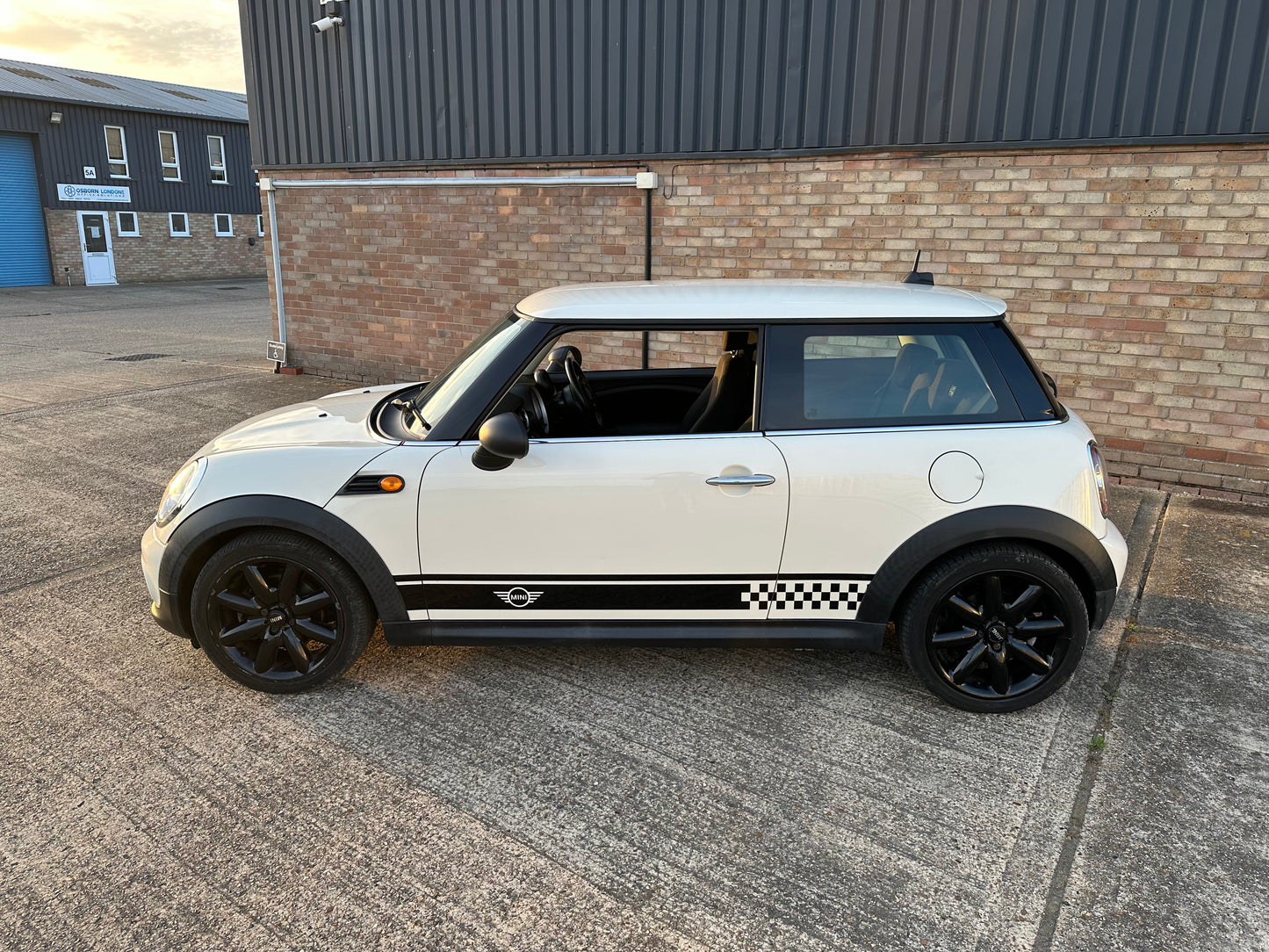 MINI HATCHBACK 1.6 One 3dr