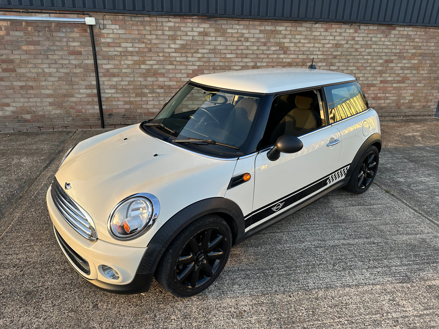 MINI HATCHBACK 1.6 One 3dr