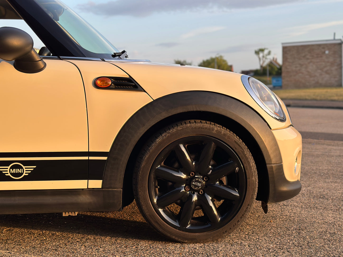 MINI HATCHBACK 1.6 One 3dr