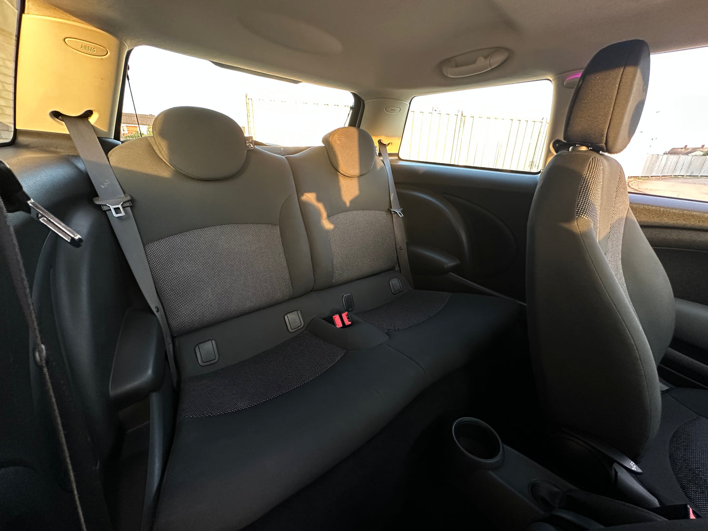 MINI HATCHBACK 1.6 One 3dr