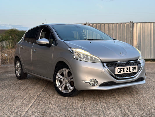 PEUGEOT 208 1.2 VTi Allure 5dr