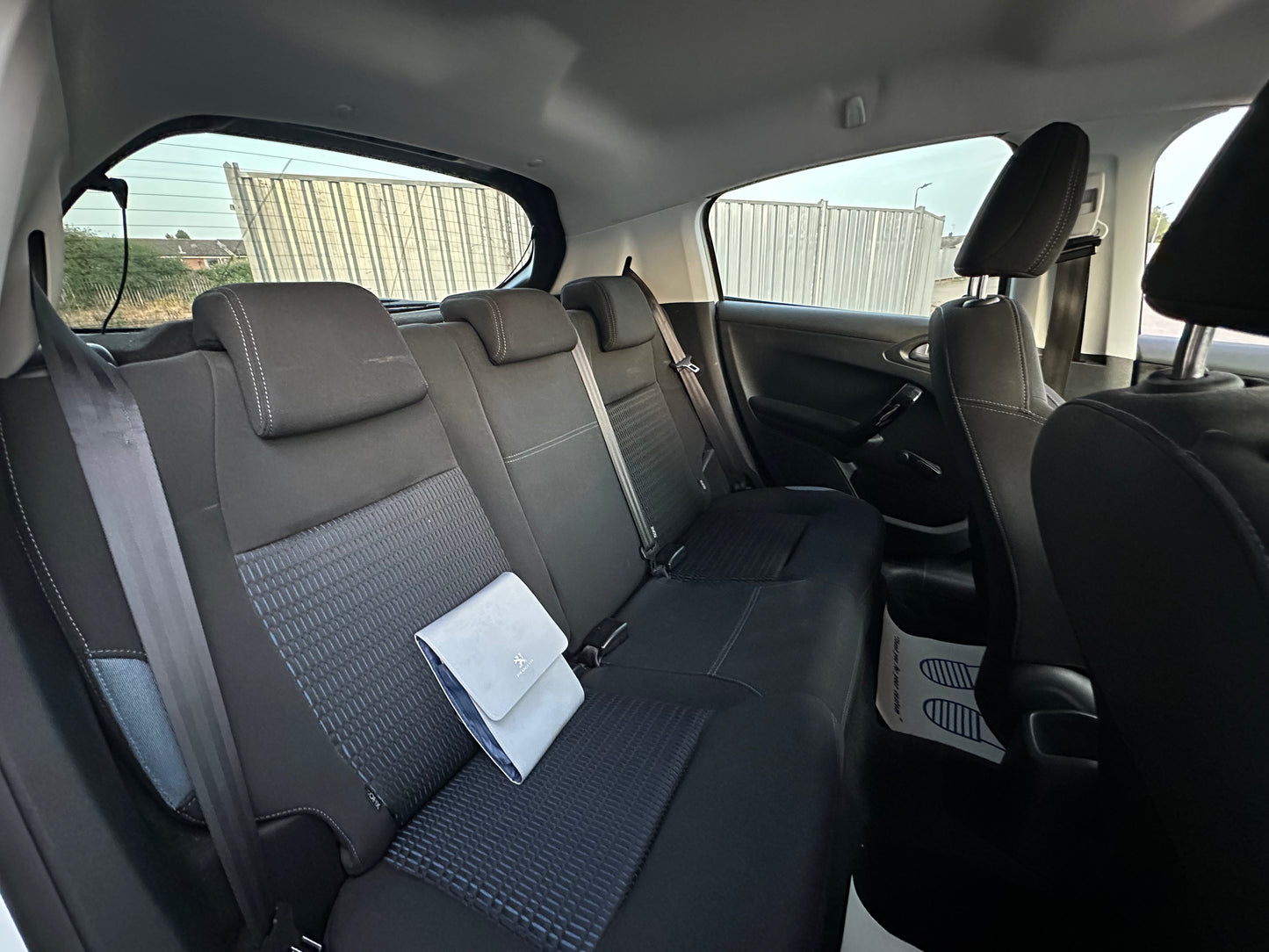 PEUGEOT 208 1.2 VTi Allure 5dr