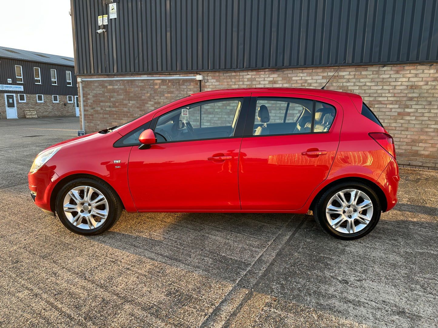 VAUXHALL CORSA 1.2i 16V [85] SE 5dr