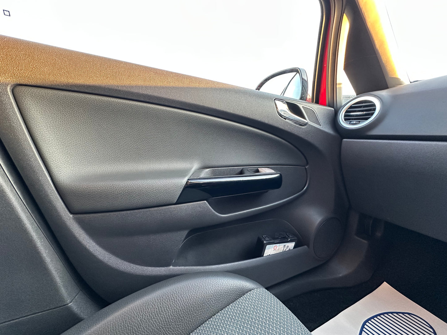 VAUXHALL CORSA 1.2i 16V [85] SE 5dr