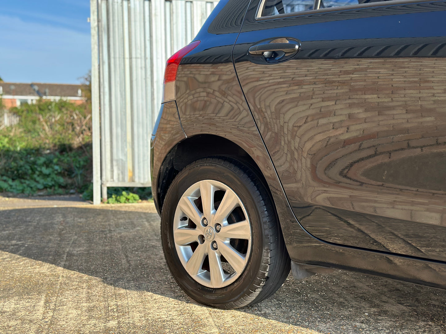 TOYOTA YARIS 1.33 VVT-i T Spirit 5dr