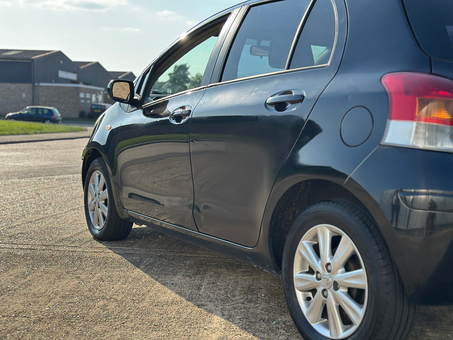 TOYOTA YARIS 1.33 VVT-i T Spirit 5dr