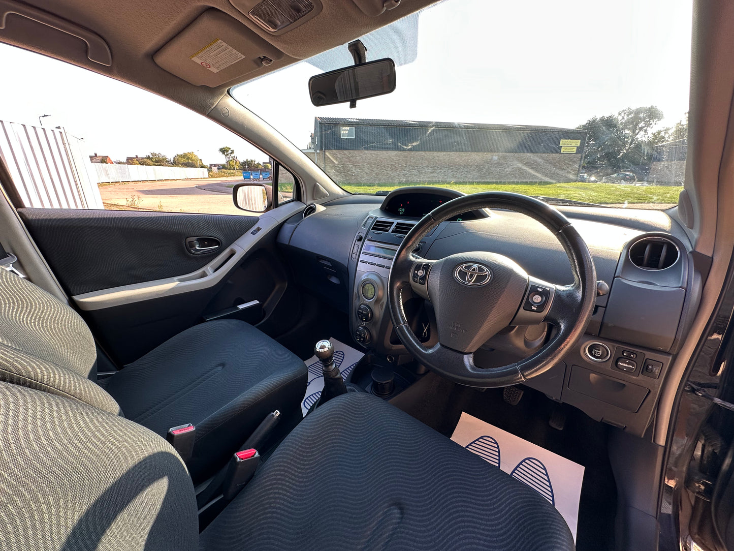 TOYOTA YARIS 1.33 VVT-i T Spirit 5dr