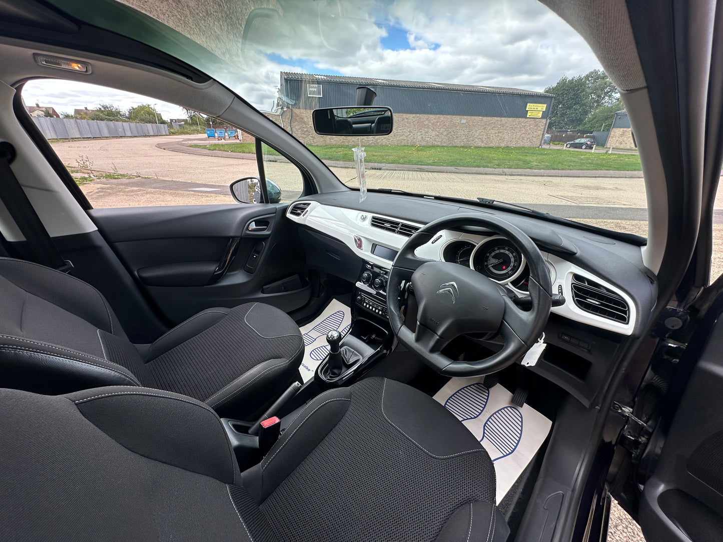 CITROEN C3 1.2 VTi Selection 5dr