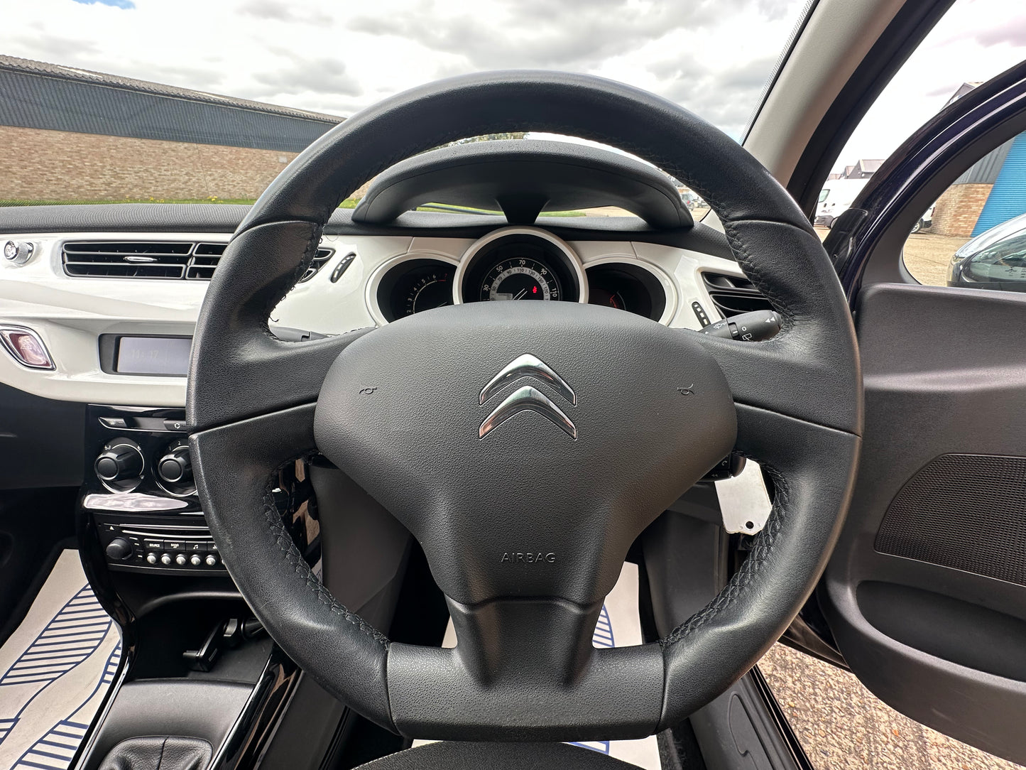 CITROEN C3 1.2 VTi Selection 5dr