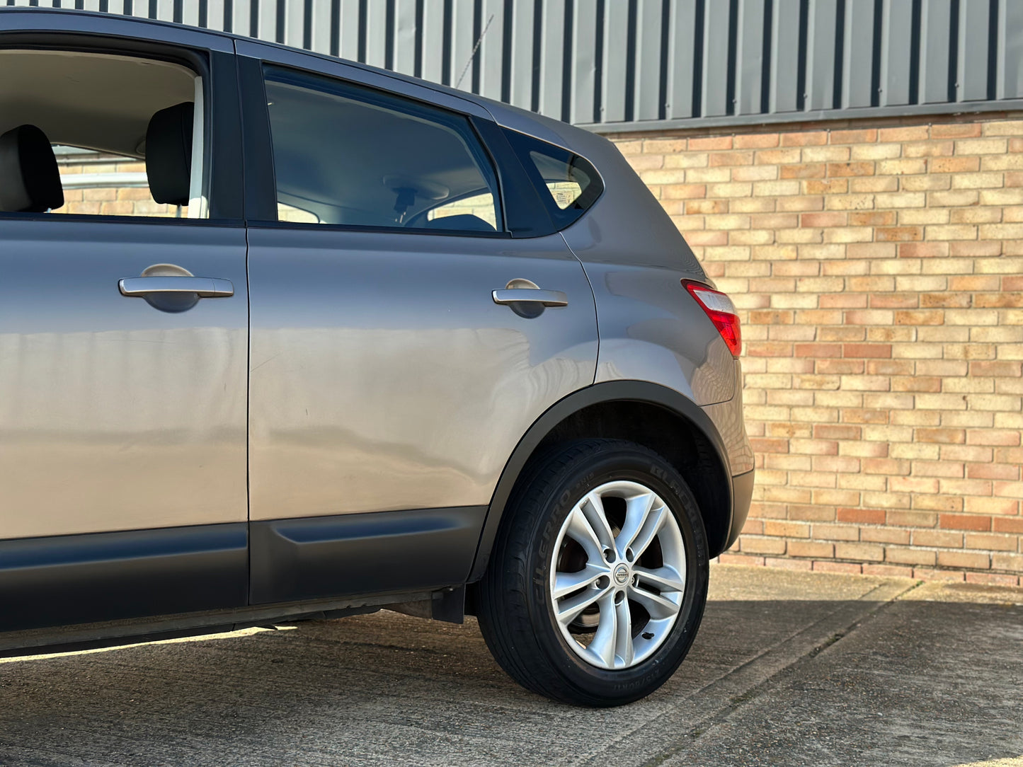 NISSAN QASHQAI 2.0 Acenta 5dr CVT