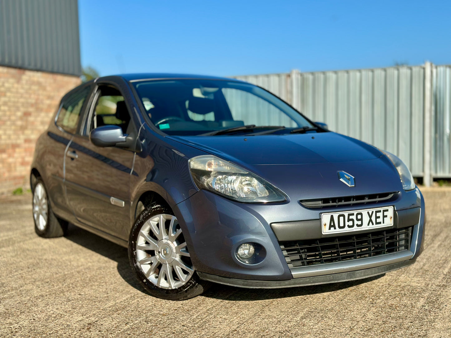 RENAULT CLIO 1.2 16V Tom Tom Edition 3dr