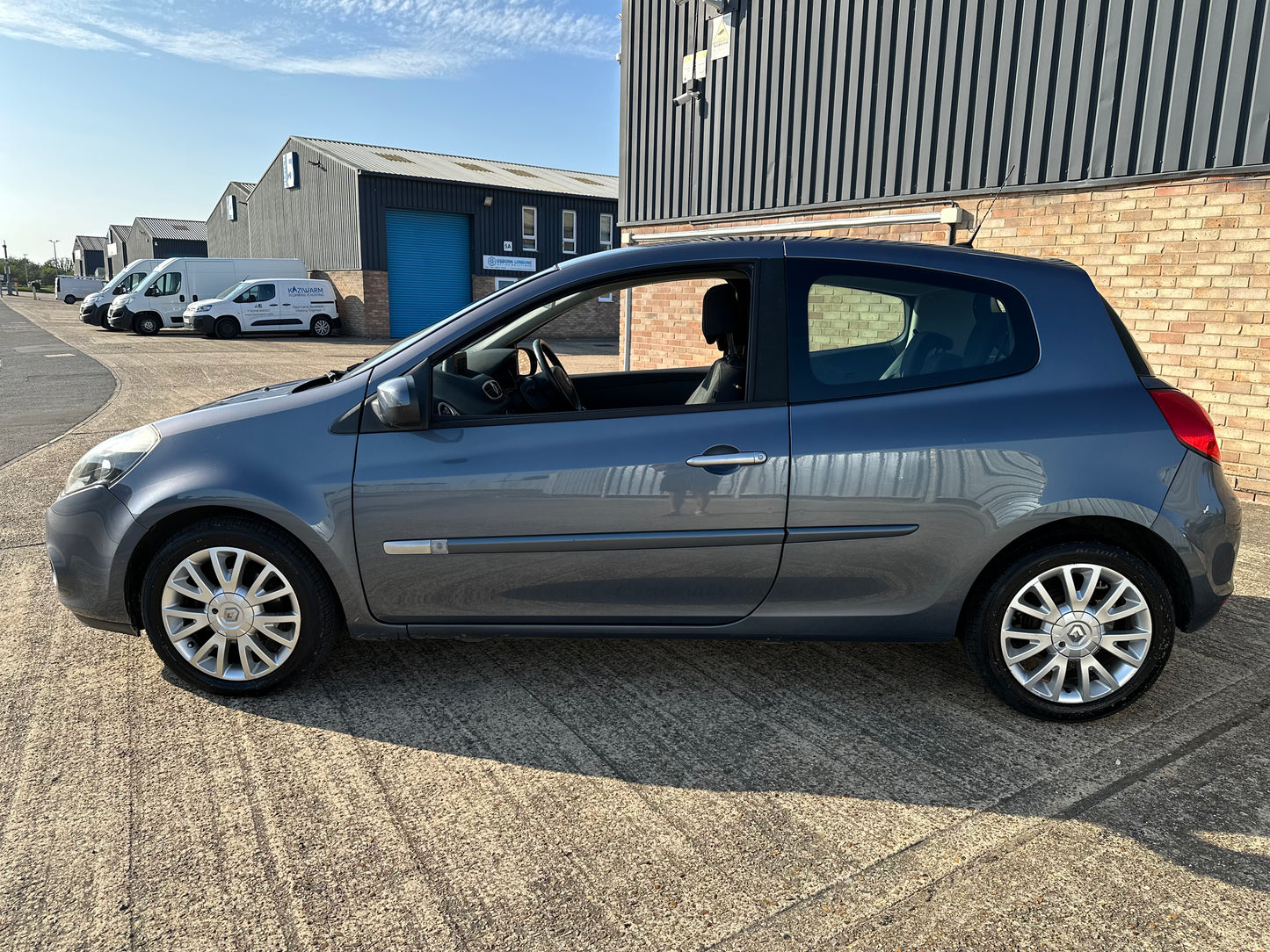 RENAULT CLIO 1.2 16V Tom Tom Edition 3dr