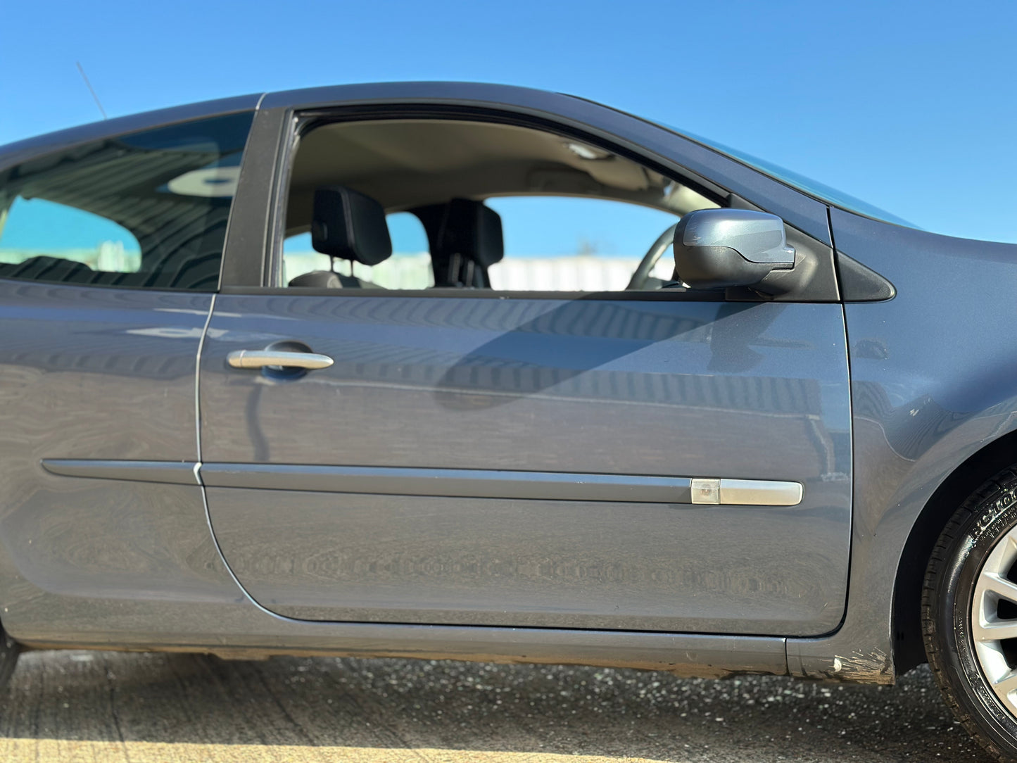 RENAULT CLIO 1.2 16V Tom Tom Edition 3dr