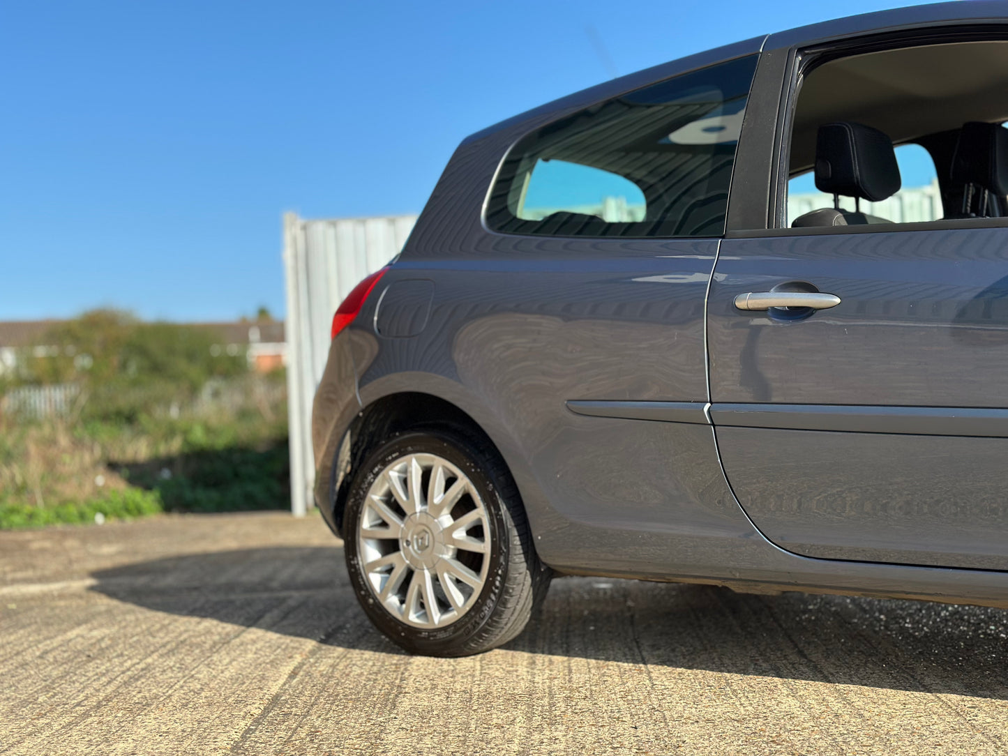 RENAULT CLIO 1.2 16V Tom Tom Edition 3dr