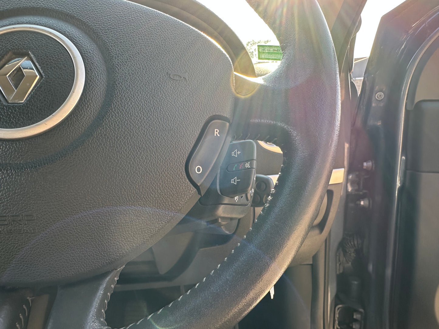 RENAULT CLIO 1.2 16V Tom Tom Edition 3dr