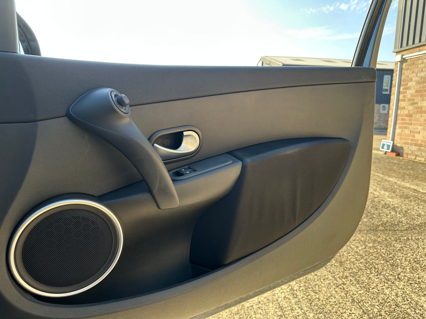 RENAULT CLIO 1.2 16V Tom Tom Edition 3dr