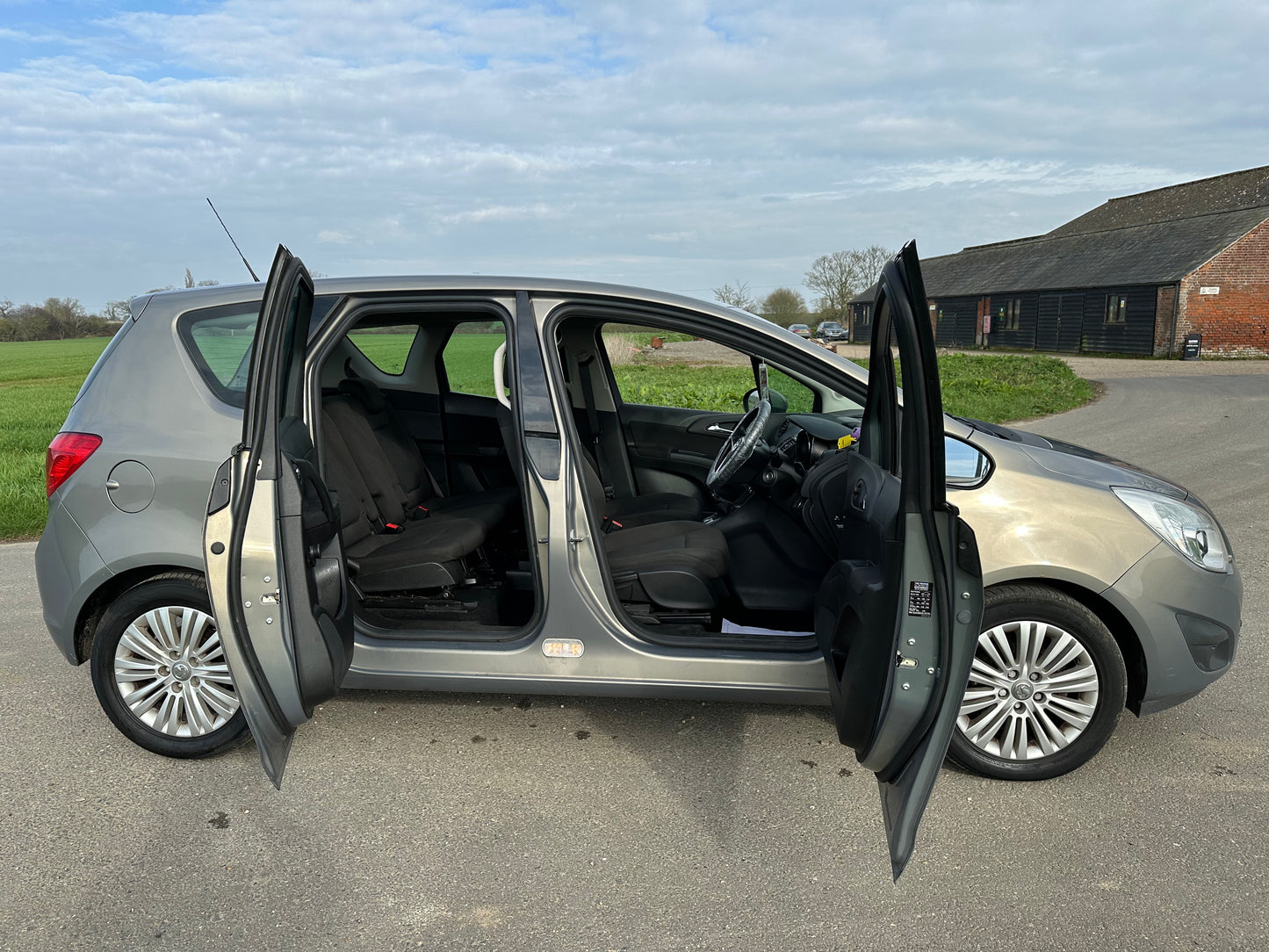 Vauxhall Meriva 1.4i 16V Excite 5dr