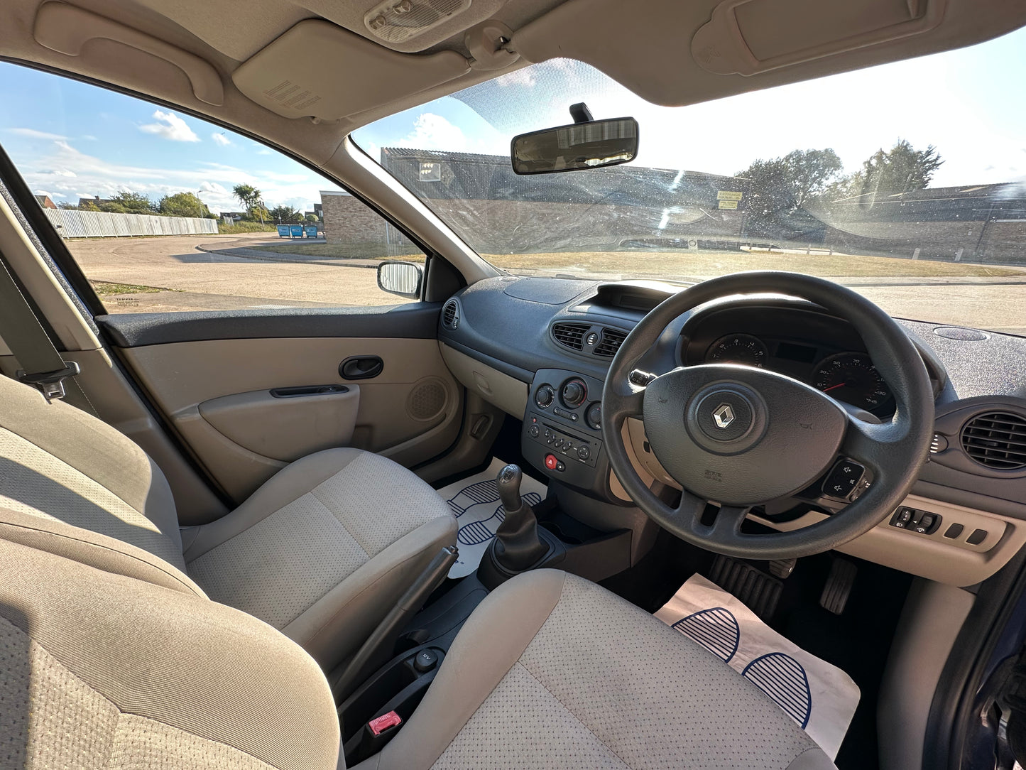 RENAULT CLIO 1.2 16V Expression 5dr