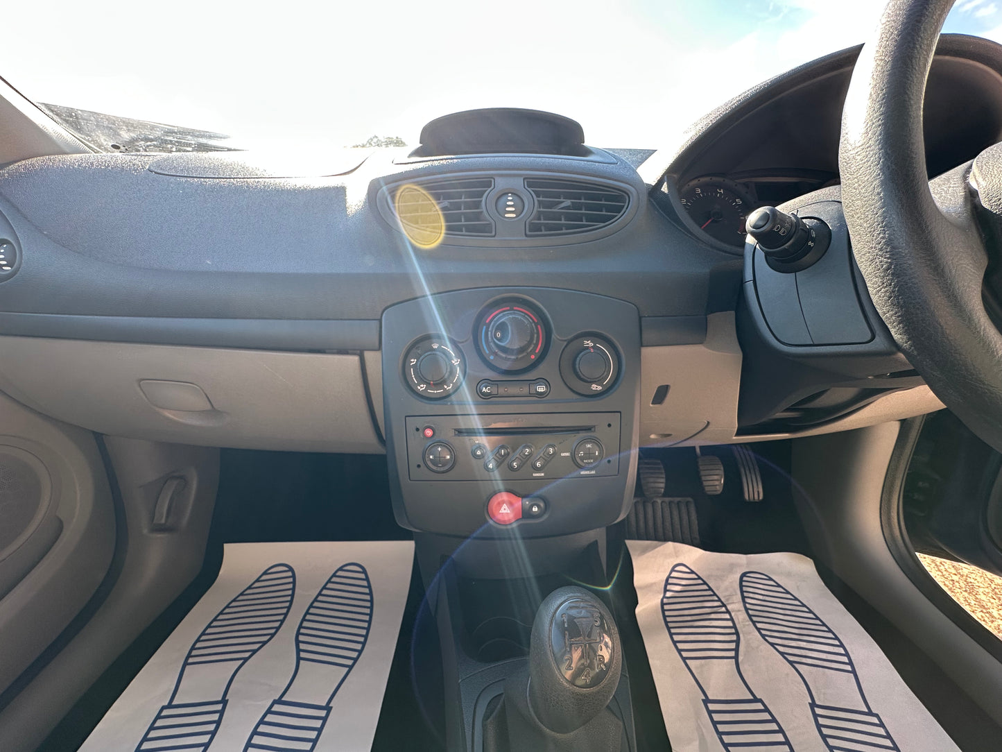 RENAULT CLIO 1.2 16V Expression 5dr