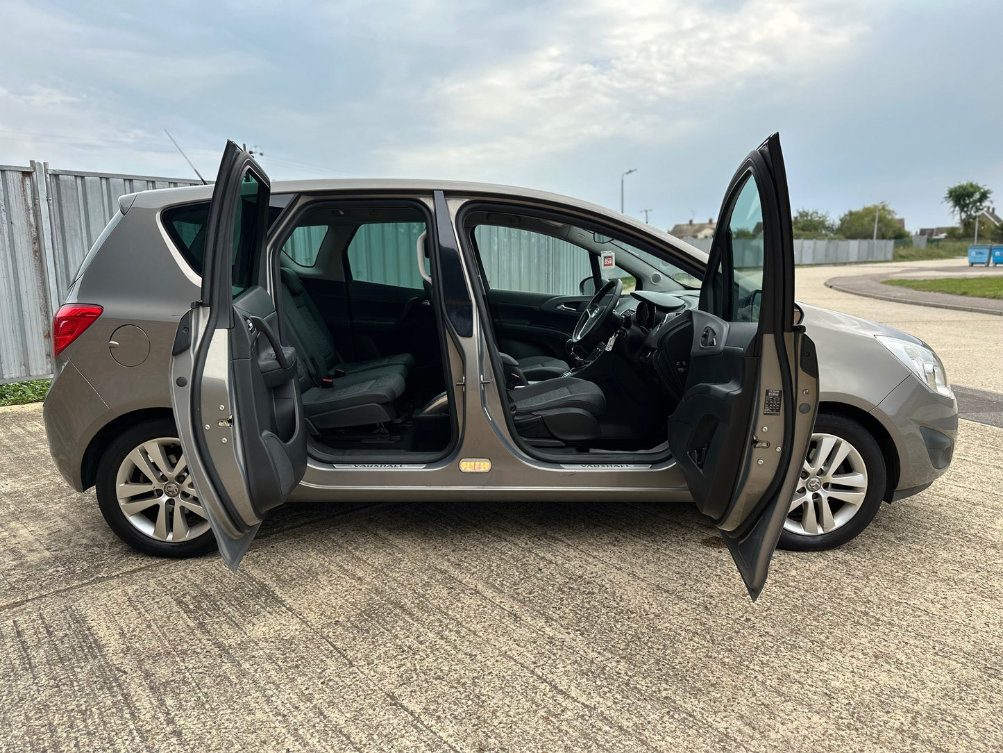 VAUXHALL MERIVA 1.4T 16V SE 5dr