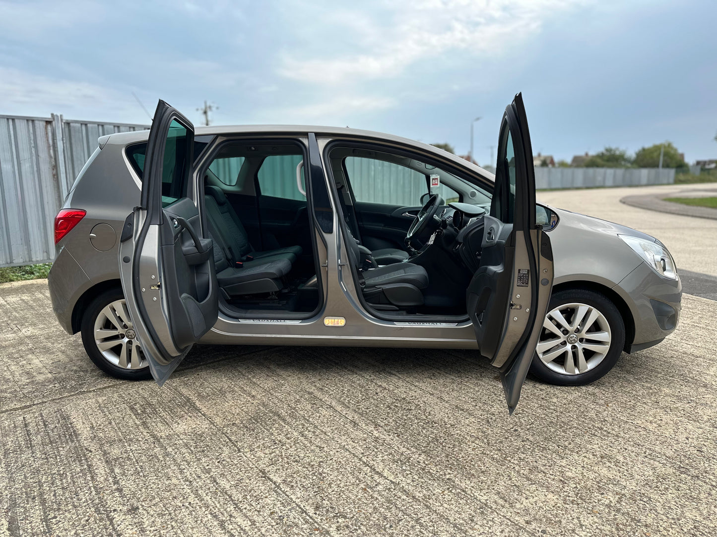 VAUXHALL MERIVA 1.4T 16V SE 5dr