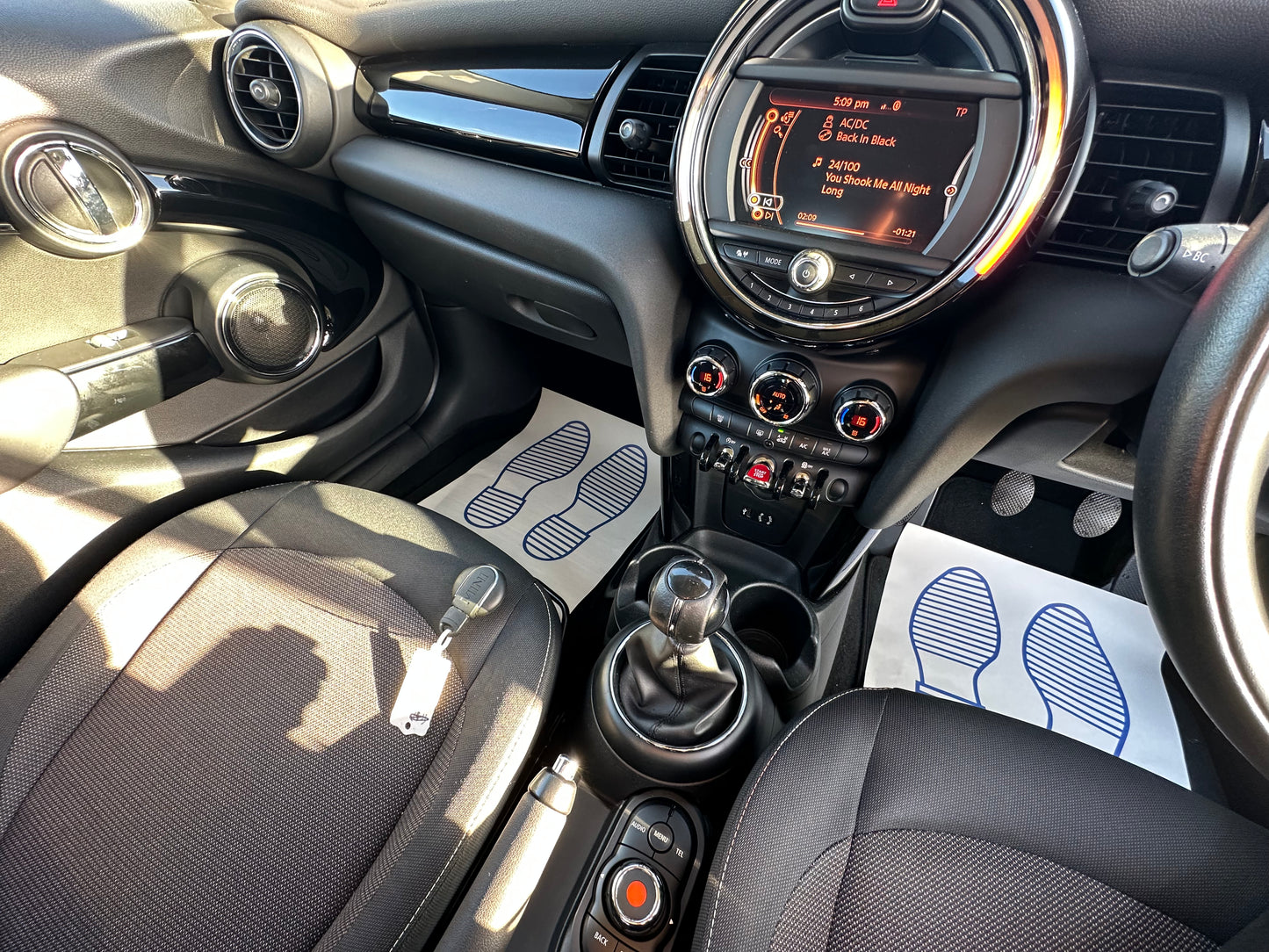 MINI HATCHBACK 1.2 One 5dr