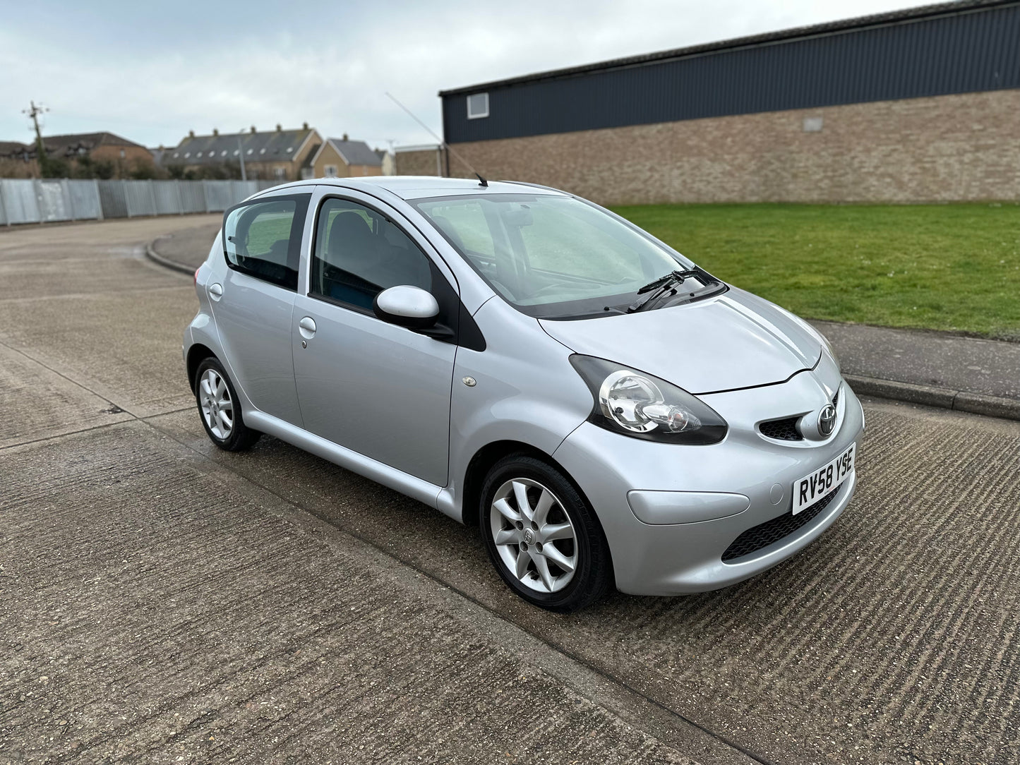 Toyota AYGO 1.0 VVT-i Platinum