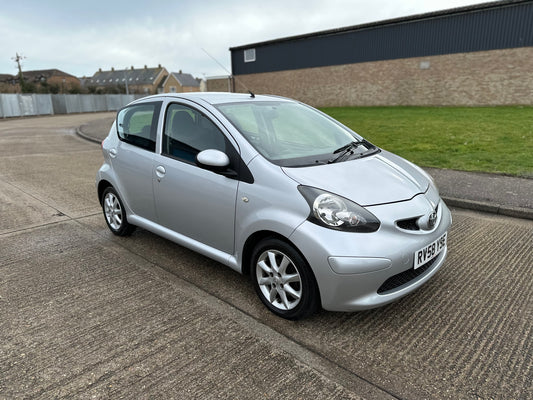 Toyota AYGO 1.0 VVT-i Platinum