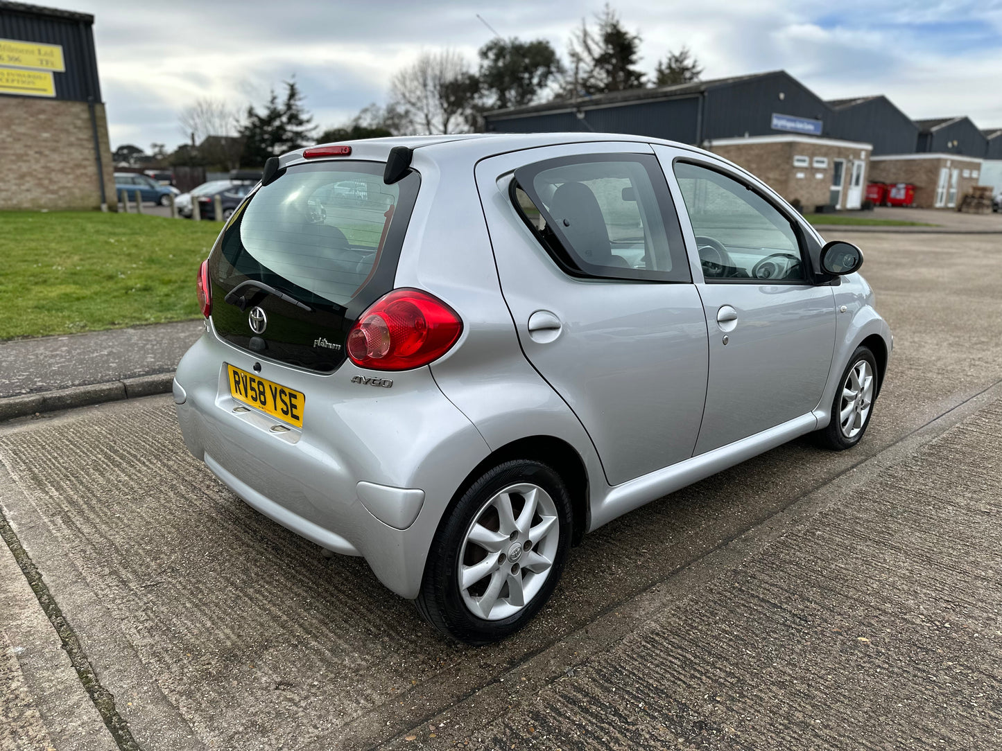 Toyota AYGO 1.0 VVT-i Platinum