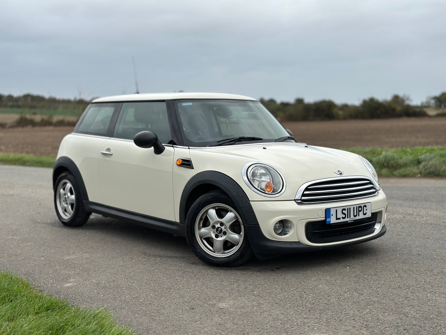 MINI HATCHBACK 1.6 One 3dr