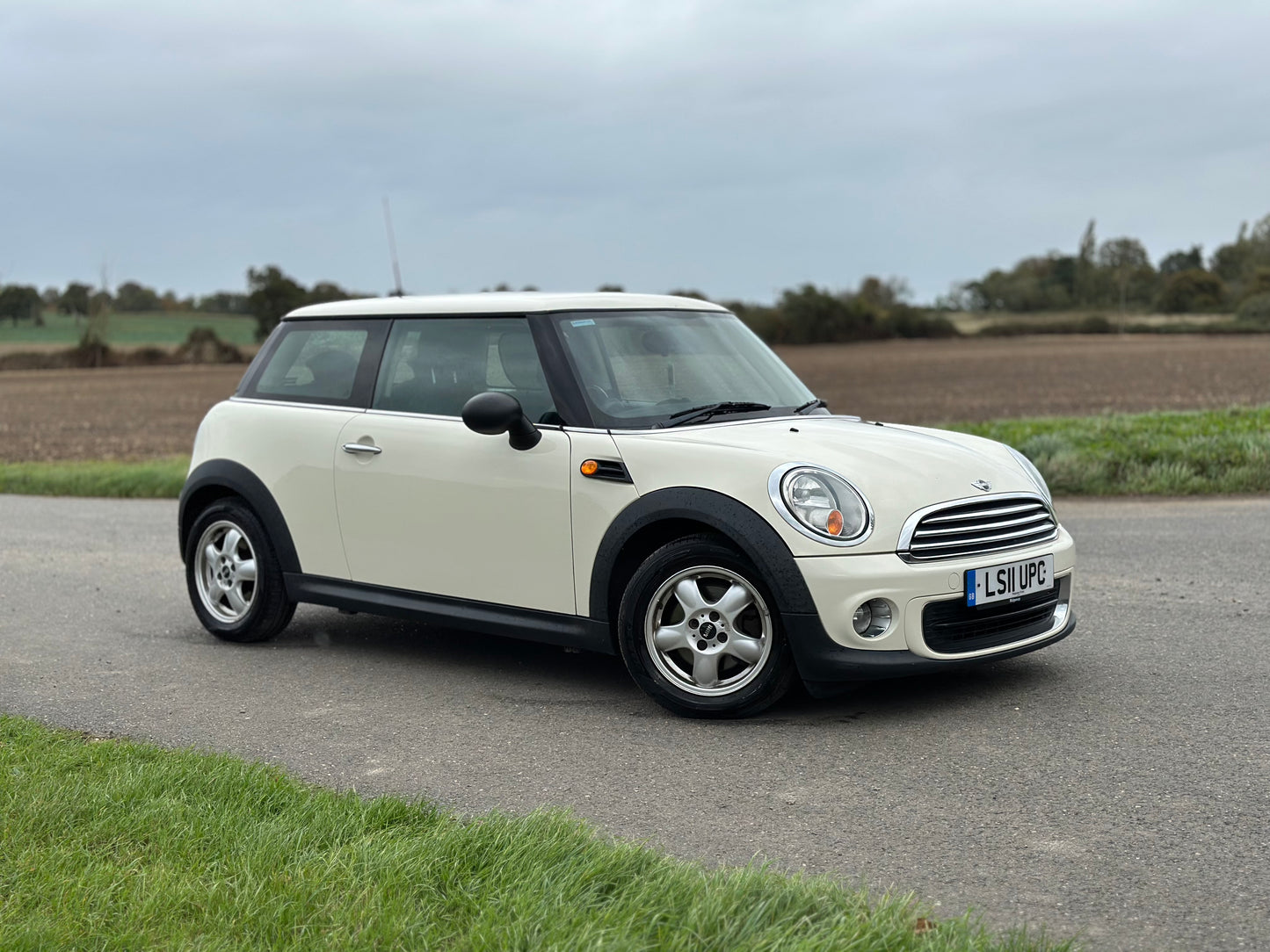 MINI HATCHBACK 1.6 One 3dr